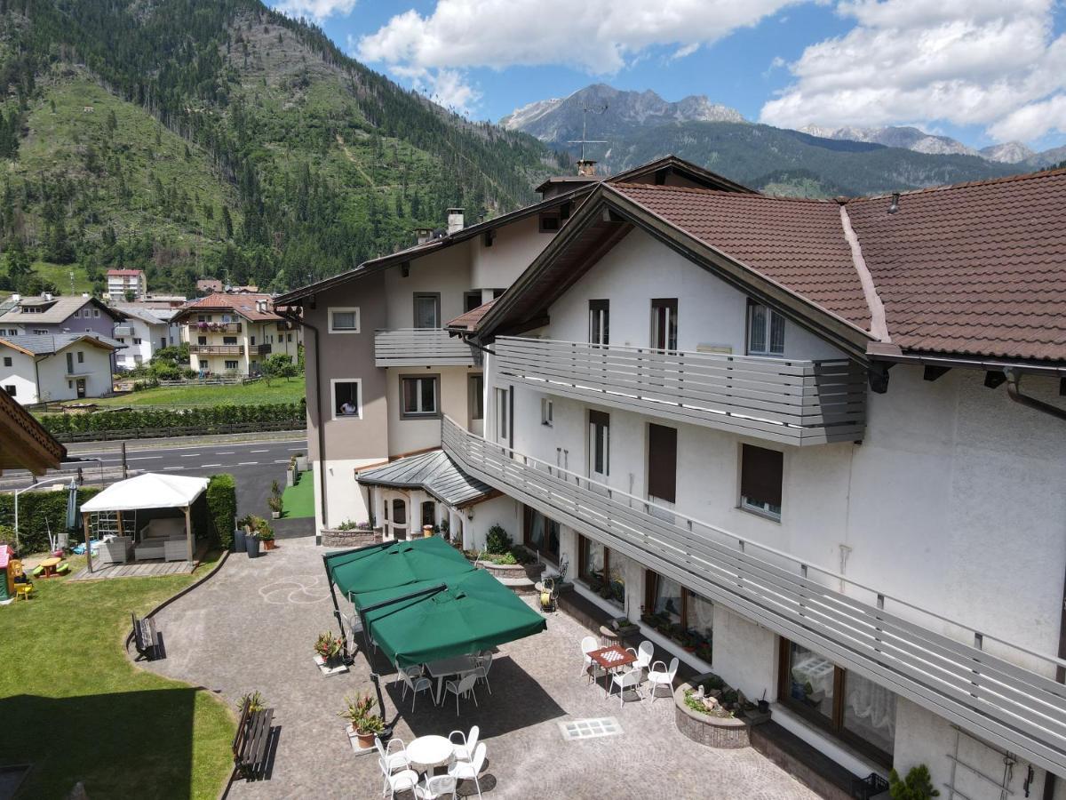 Hotel Liz Predazzo Esterno foto