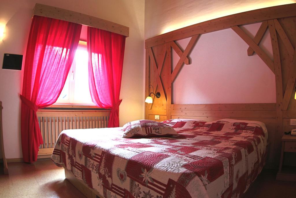 Hotel Liz Predazzo Esterno foto